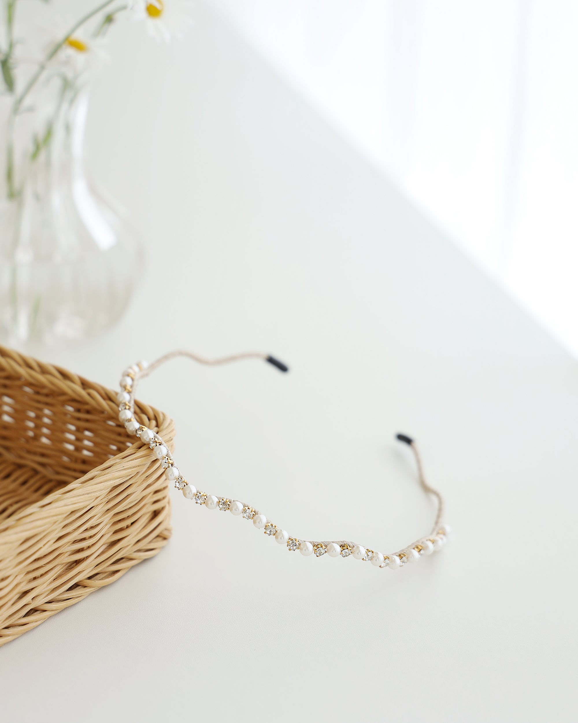 Crystal and pearl wavy headband